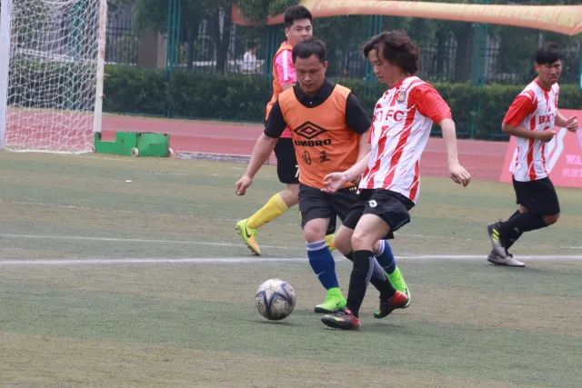 里约奥运会夺冠十周年 中国女排冠军走进南京校园